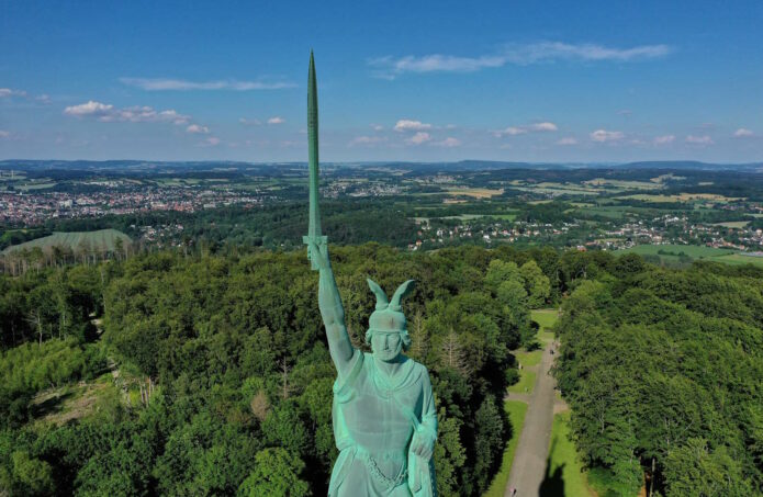 Paderborn, der Hermann und die Externsteine